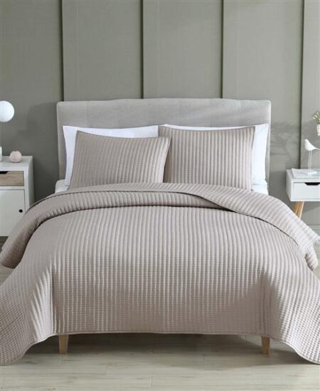 Riverbrook Home Harlow Quilt Set